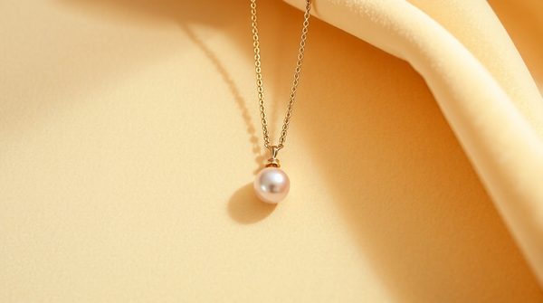 Les bijoux minimalistes reviennent : l'élégance en toute simplicité