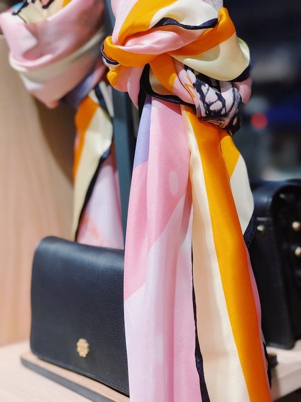 Écharpe femme : élisez le confort et l'élégance cette saison